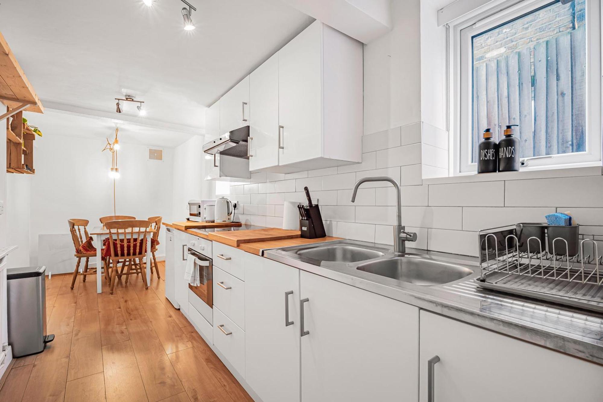 Pass The Keys Private Garden Apartment By Tulse Hill Station 런던 외부 사진