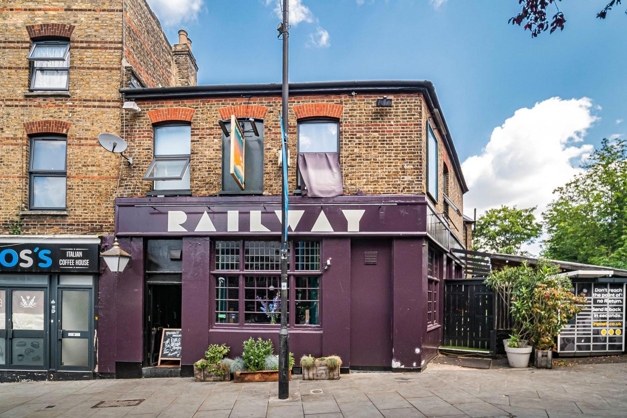 Pass The Keys Private Garden Apartment By Tulse Hill Station 런던 외부 사진